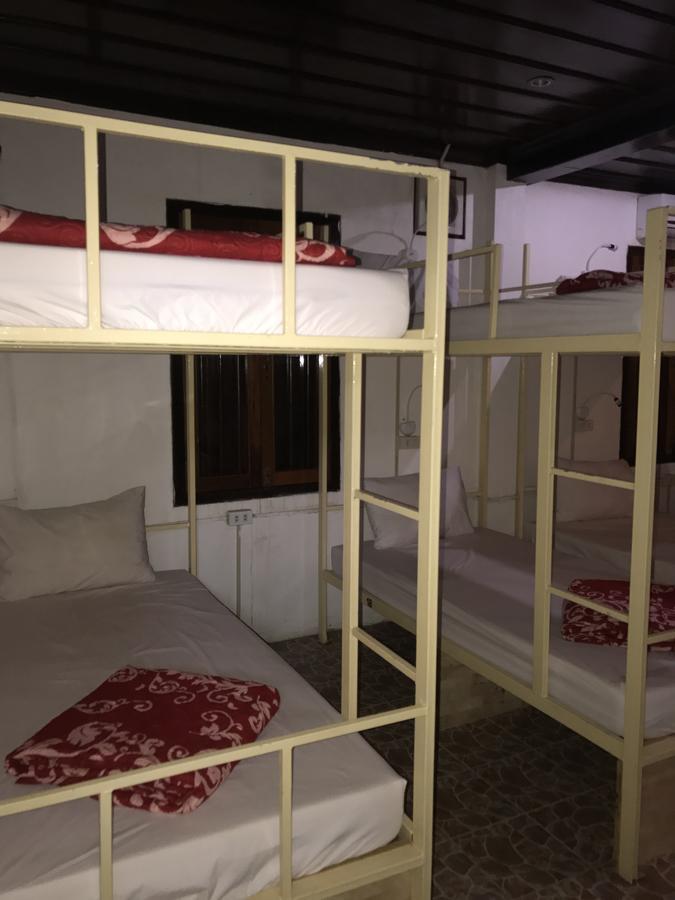 Central Backpacker Hostelルアンパバーン エクステリア 写真